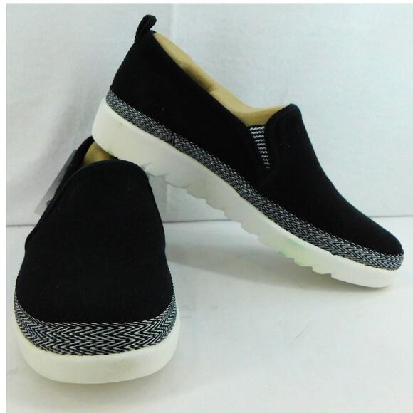 Bob's from Sketchers Women's Black Pleasant Harmony Slip on Shoes Size 7 New - Picture 1 of 10